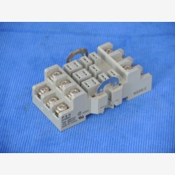 Idec SR3B-05 Relay socket